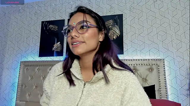 Chat +18 de ValeAlvarez_ ao vivo