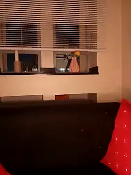 Chat +18 de ORUOMA ao vivo