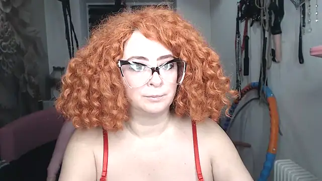 Chat +18 de MISSwithDOLLS ao vivo