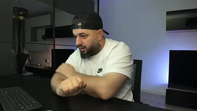 XXX chat uživo modela DravenPeak