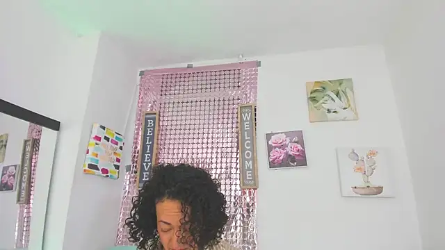 AnaDalila_Latina – Naživo XXX chat