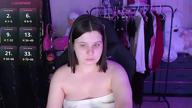 AmyVibess Chat XXX in diretta