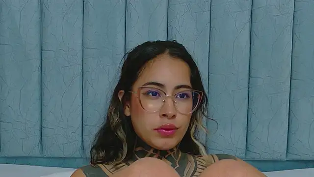NicoleBlum Chat XXX live