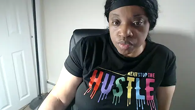 Sexymona1218 即時 XXX 聊天