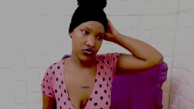 EroticSexyPrada's Webcam Show