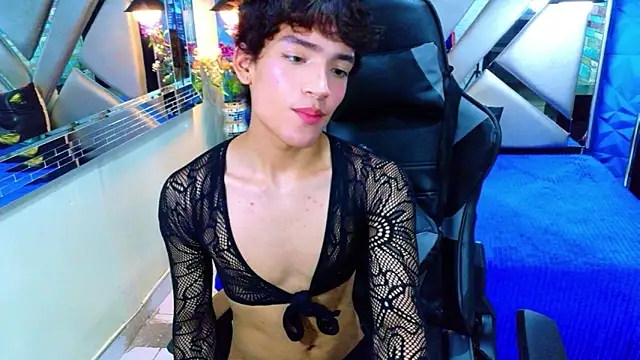 AlecciaNovaのウェブカメラショー