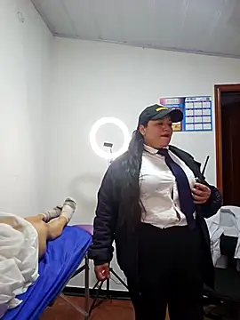 Show modela JustSamantha_ na web-kameri