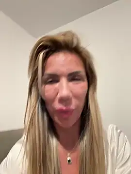 LoreennAny Webcam show