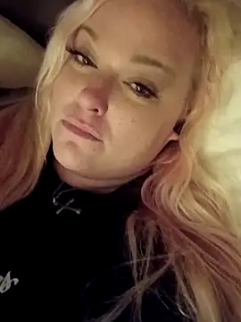 Cumslutsnowbunnie69's Webcam Show