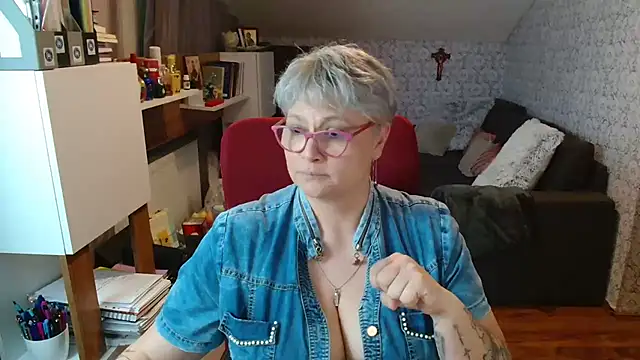 bigtits4you's Live XXX Chat