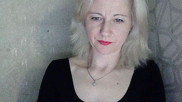 Katerina-Kissa: διαδικτυακό σόου στην κάμερα