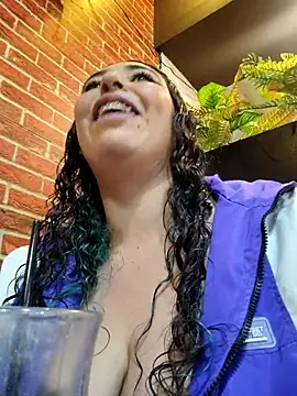 Chat +18 de Bagiolett ao vivo