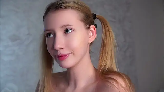 SunnivaCovil Chat XXX in diretta