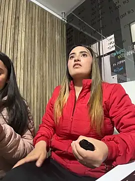 Antonella_Julieta's Live Chat Room