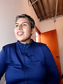 Chat +18 de Yessi_rousse ao vivo