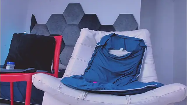 MikaelaStone – Live XXX-chat