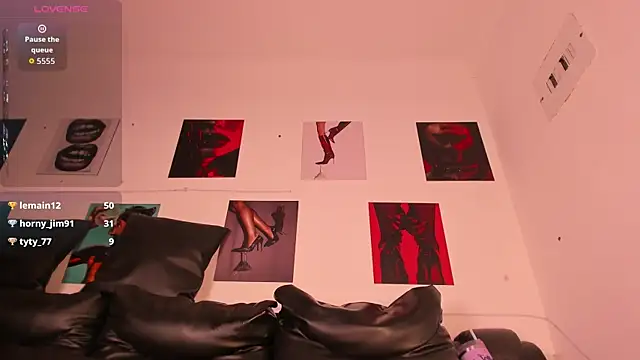 Chatroom XXX en direct de valkyria_12