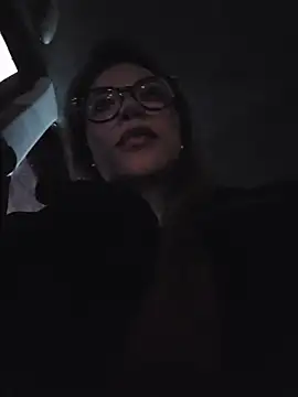 Karen_San_Miguel: διαδικτυακό σόου στην κάμερα