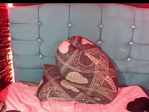 Show de Cherry_Boom18 na webcam