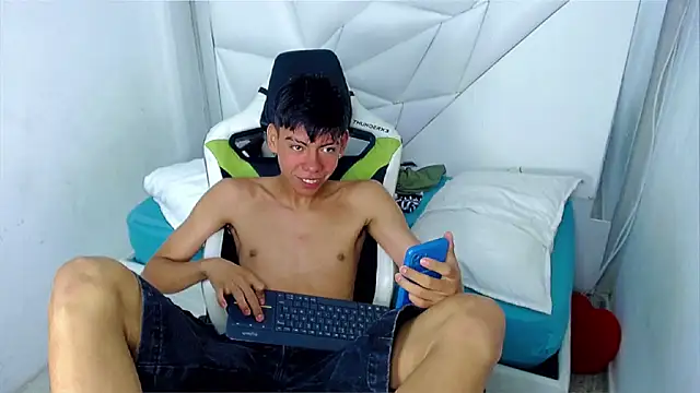 Liarr_ Chat XXX live