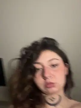 XXX chat uživo modela milou_xtx