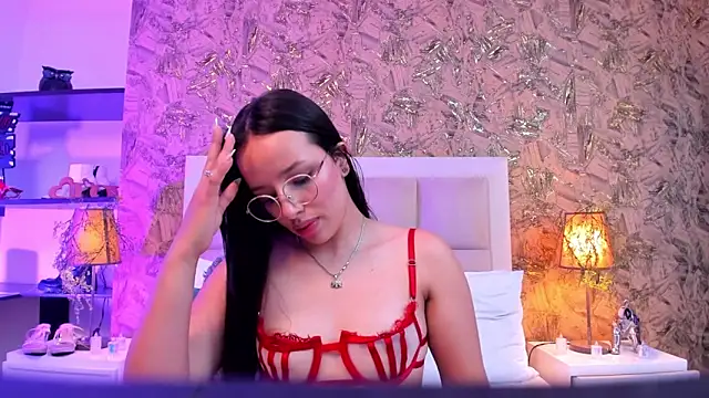 ValkyriaSteel's Live XXX Chat