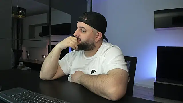 Živý XXX chat DravenPeak