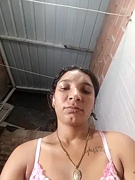 Chatroom XXX en direct de chikivivi-