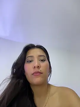 IsabellaJoness_ Adlı Modelin Canlı XXX Sohbeti