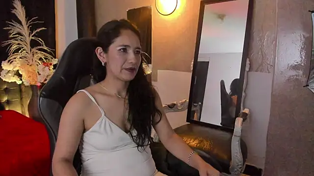 Vicky_Angeel: онлайн-секс-чат