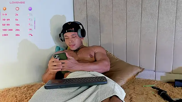 Stiven_collins Chat XXX in diretta