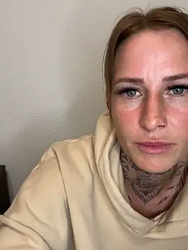 Klarry69's Live Sex Cam Show