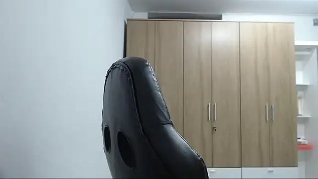 RoxanaLove9 现场XXX聊天