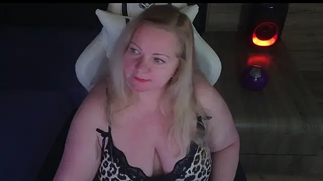 MolligSpielle লাইভ XXX চ্যাট