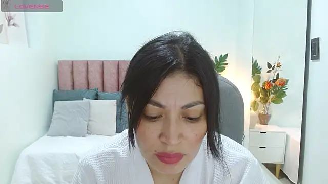 sophia_hadid Chat XXX in diretta