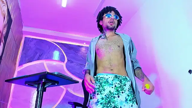 Pokazy przed kamerką – Josh_Hot_Sex