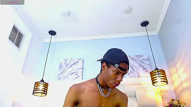 XXX chat uživo modela Santiago_Ortiz_