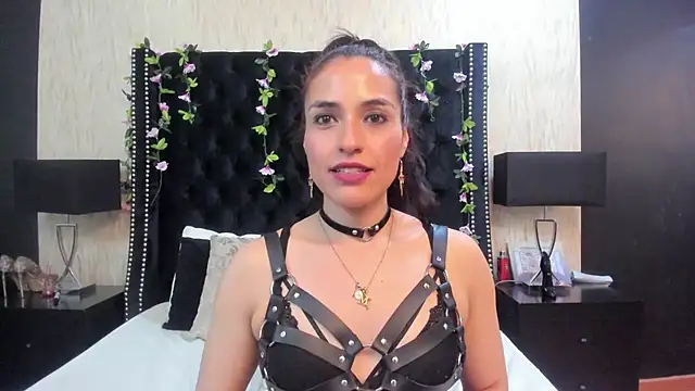 MeganNightt: онлайн-секс-чат