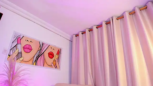 SkiinnyAna Adlı Modelin Canlı XXX Sohbeti