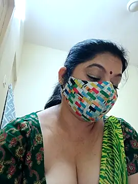 Ratna-777 – Live XXX-chat