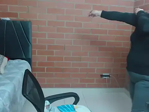 Paula__111 即時 XXX 聊天