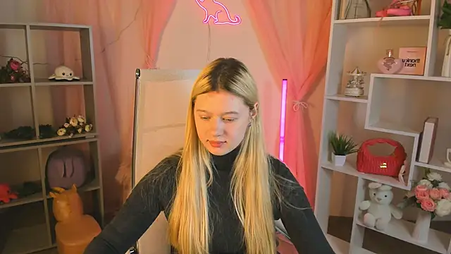 CelestineMauriac's Live XXX Chat