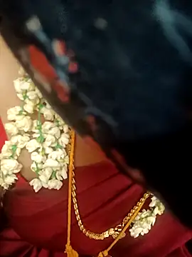 Madhusri_Tamil_Telugun Webbikameraesitys