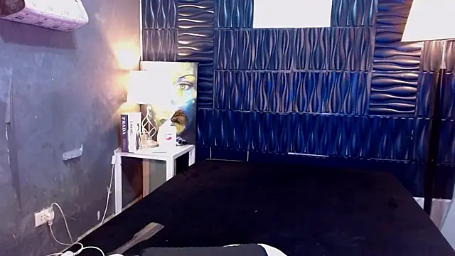 Pokazy przed kamerką – UrtopshemalegoddessAliyah