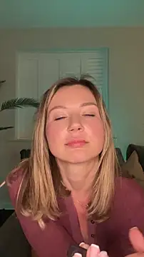 WhereisAlice Chat XXX in diretta