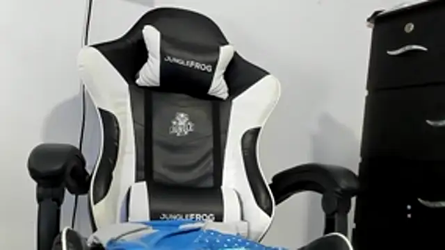 Serenity_Lux live XXX chat