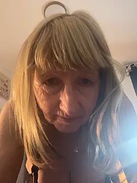 MatureKim Show in webcam