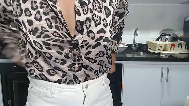 XXX chat uživo modela kateleyagrey