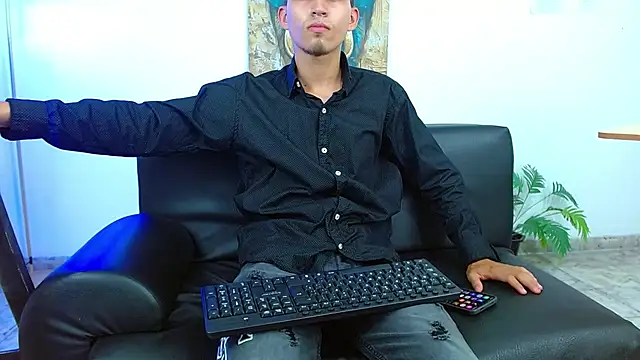 Онлайн чат XXX lucass_18