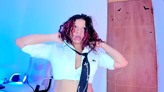 Chat +18 de Emily_Coper18 ao vivo